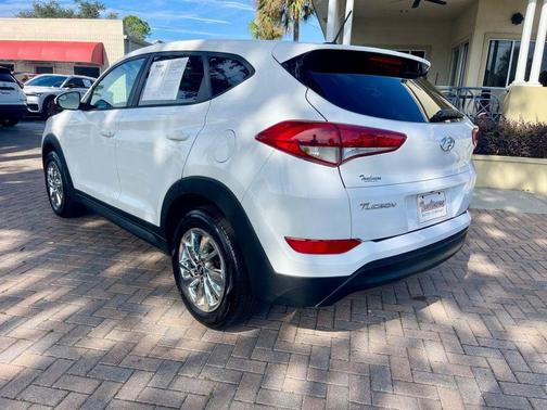 2017 Hyundai TUCSON SE