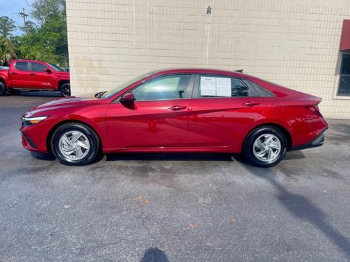 Ultimate Red 2026 Hyundai ELANTRA SE
