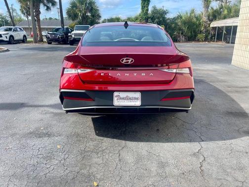 Ultimate Red 2026 Hyundai ELANTRA SE