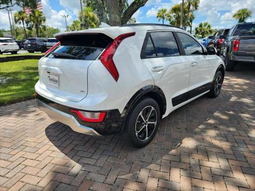 2025 Kia Niro SX