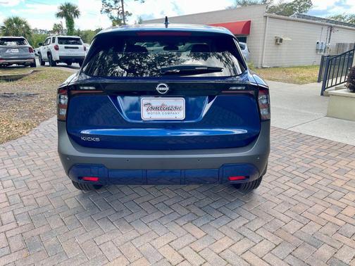 Deep Blue Pearl 2025 Nissan Kicks SV