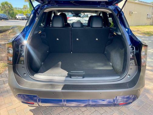 Deep Blue Pearl 2025 Nissan Kicks SR