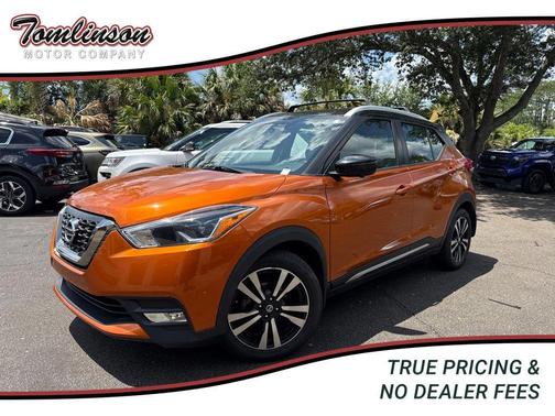 MONARCH ORANGE 2019 Nissan Kicks SR