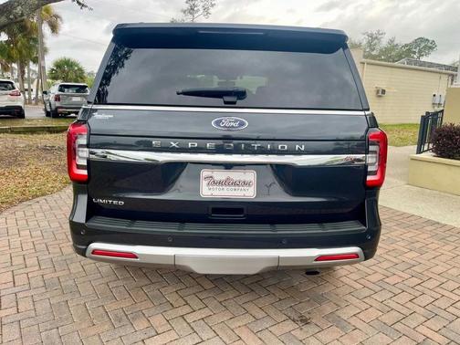 Dark Matter Gray Metallic 2024 Ford Expedition Limited
