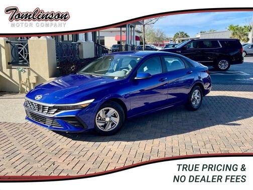 2025 Hyundai ELANTRA SE