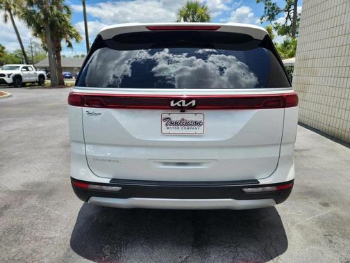 Snow White Pearl 2024 Kia Carnival EX