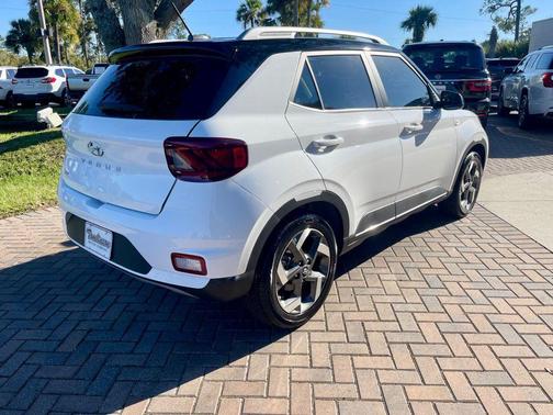 2024 Hyundai VENUE Limited IVT