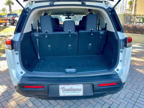 2024 Nissan Pathfinder SV 2WD