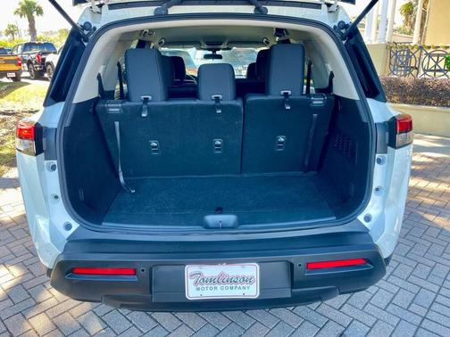 2024 Nissan Pathfinder SV 2WD