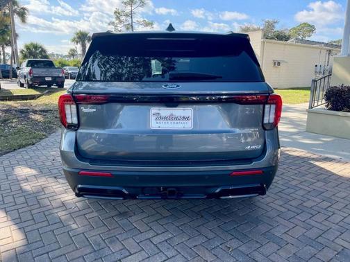 2025 Ford Explorer ST-Line 4WD