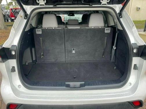 2023 Toyota Highlander Hybrid LE