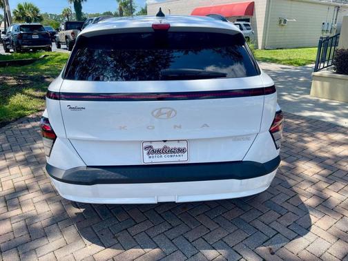 2024 Hyundai KONA EV SEL FWD