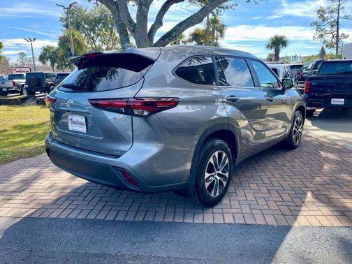 2025 Toyota Highlander Hybrid XLE