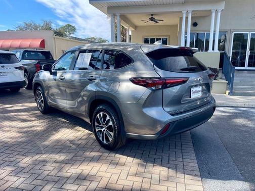 2025 Toyota Highlander Hybrid XLE