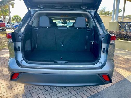 2025 Toyota Highlander Hybrid XLE