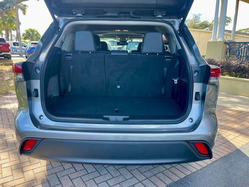 2025 Toyota Highlander Hybrid XLE