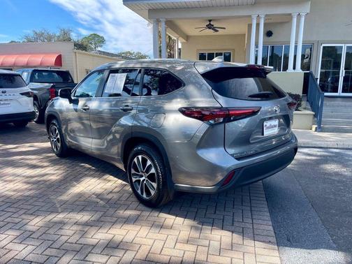 2025 Toyota Highlander Hybrid XLE