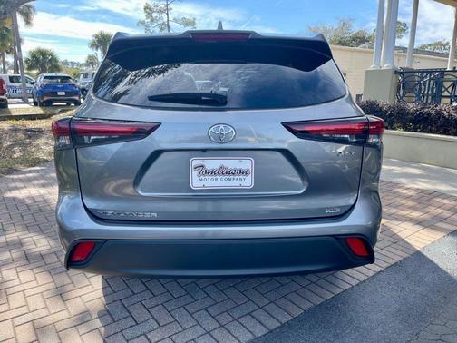 2025 Toyota Highlander Hybrid XLE