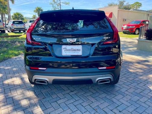 2022 Cadillac XT4 Premium Luxury