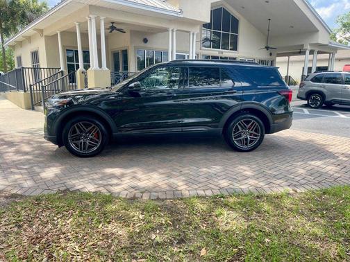 Black 2025 Ford Explorer ST-Line