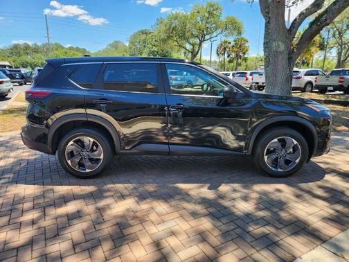 Super Black 2025 Nissan Rogue SV