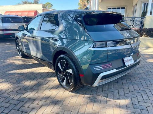 2025 Hyundai IONIQ 5 SE