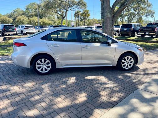 2025 Toyota Corolla Hybrid LE