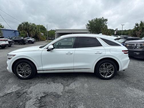 Alta White 2025 Genesis GV70 2.5T