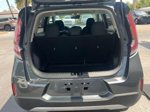 Gravity Gray 2025 Kia Soul LX WITH TECHNOLOGY PACKAGE