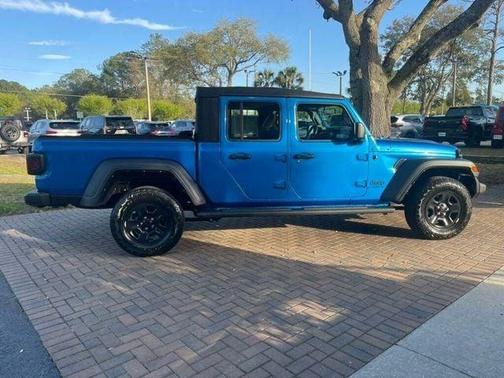 2022 Jeep Gladiator Sport
