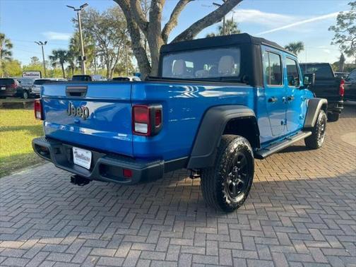 2022 Jeep Gladiator Sport