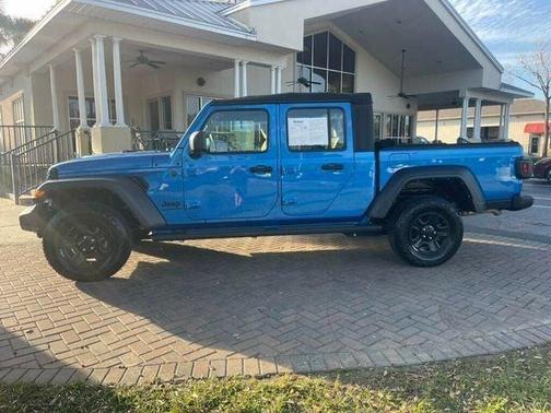 2022 Jeep Gladiator Sport