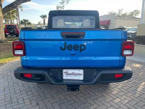 2022 Jeep Gladiator Sport