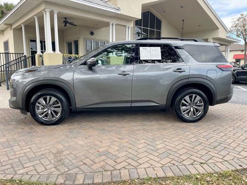 2024 Nissan Pathfinder SV 2WD