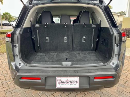 2024 Nissan Pathfinder SV 2WD