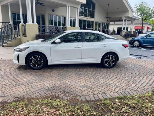 Aspen White Tricoat 2024 Nissan Sentra SV