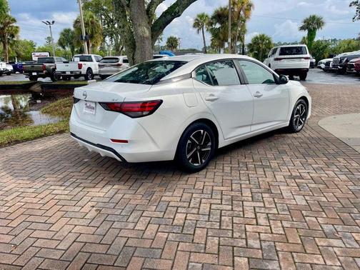 Aspen White Tricoat 2024 Nissan Sentra SV