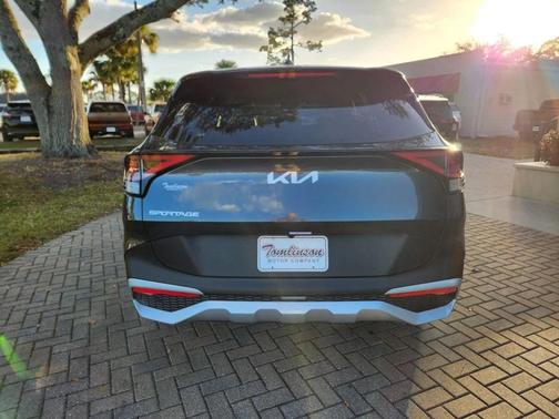 2025 Kia Sportage EX