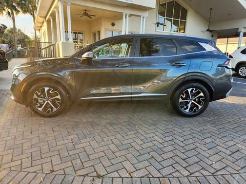 2025 Kia Sportage EX