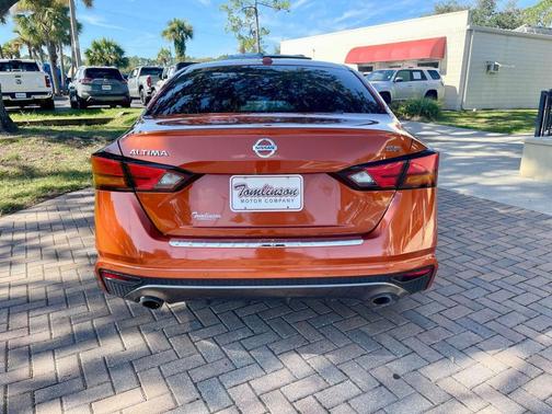 2021 Nissan Altima 2.5 SR Sedan