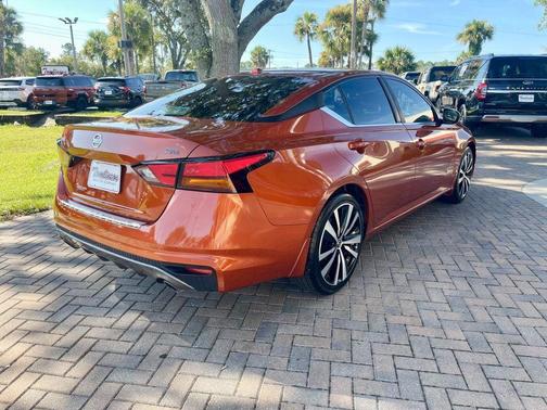 2021 Nissan Altima 2.5 SR Sedan