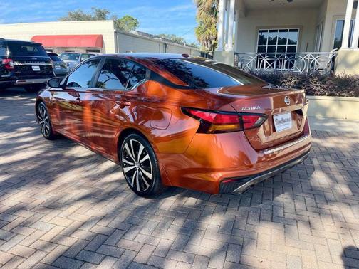 2021 Nissan Altima 2.5 SR Sedan