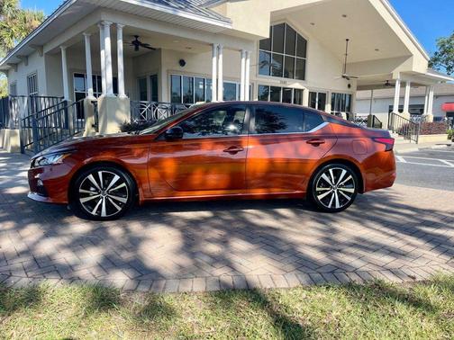 2021 Nissan Altima 2.5 SR Sedan