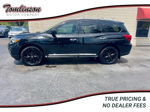 Magnetic Black Metallic 2017 Nissan Pathfinder Platinum