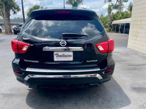 Magnetic Black Metallic 2017 Nissan Pathfinder Platinum