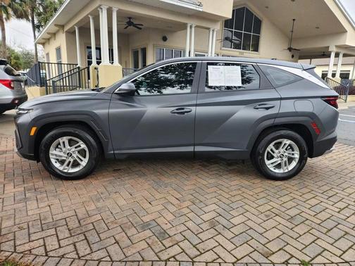 2025 Hyundai TUCSON SE FWD