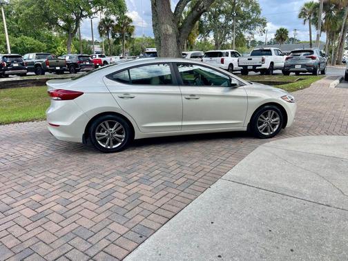 Mineral Beige 2018 Hyundai ELANTRA SEL