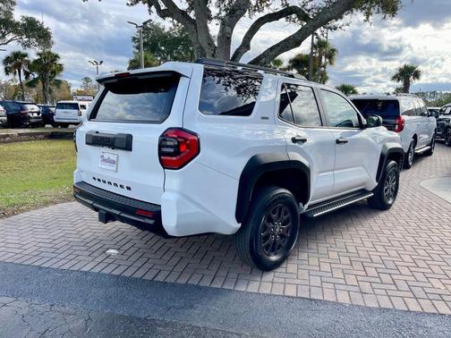 2025 Toyota 4Runner SR5