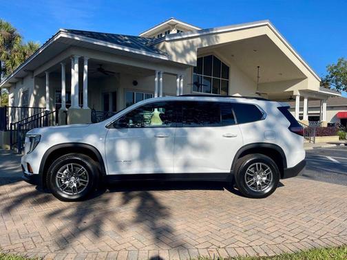 2025 GMC Acadia FWD 4dr Elevation