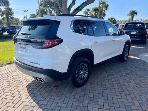 2025 GMC Acadia FWD 4dr Elevation
